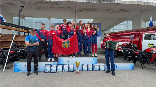 Команда Брянской области одержала победу в соревнованиях по пожарно-спасательному спорту и получила «Кубок Победы