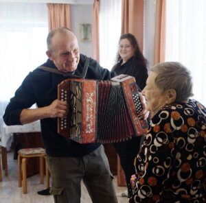 На Брянщине медали ветеранам в Климовском районе вручили под мелодию «Катюши»