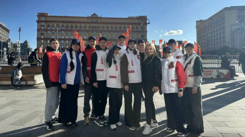 Брянские активисты «Движения Первых» стали участниками главного парада страны