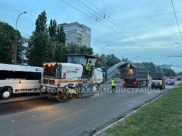 Московский проспект Брянска  ремонтируют в круглосуточном режиме