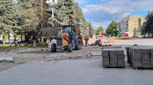 Благоустройство площади Октябрьской революции в Брянске