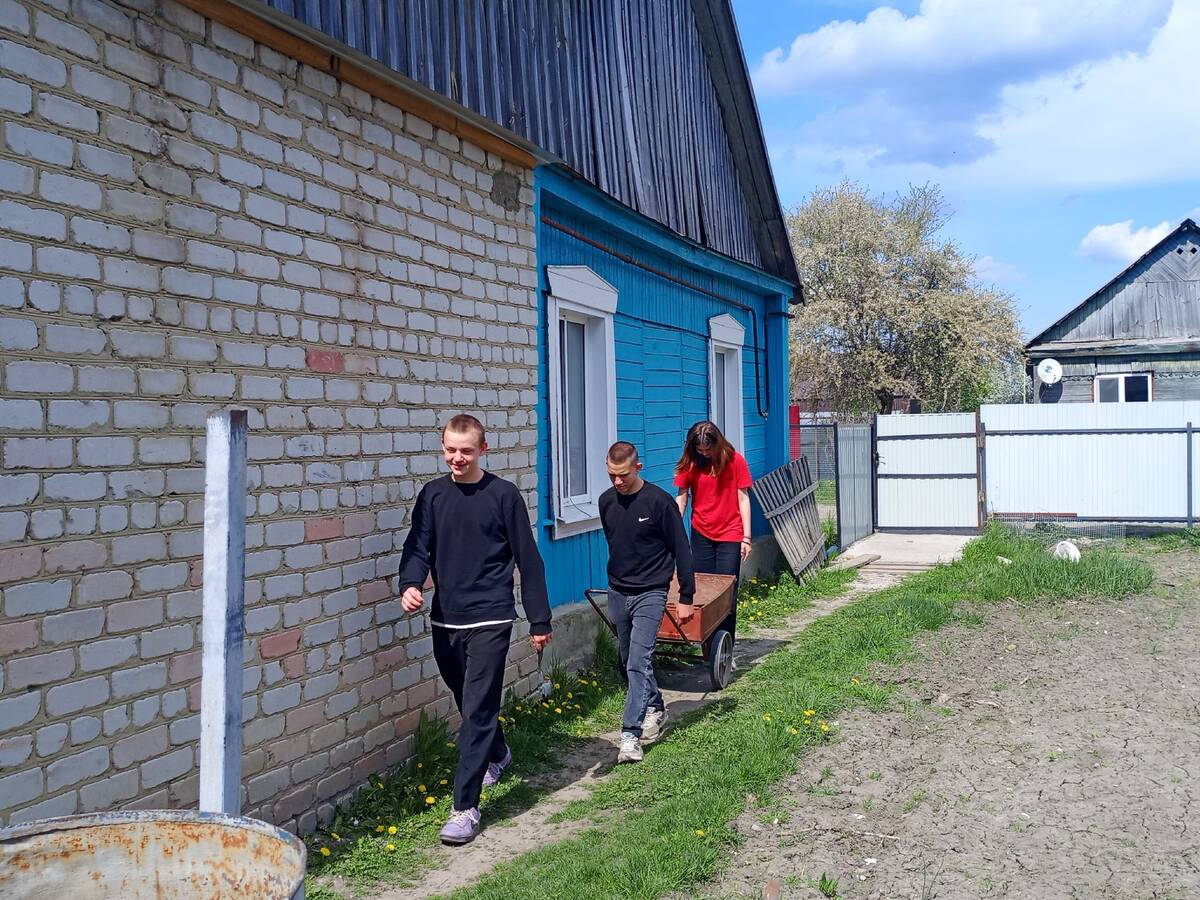 Комаричские школьники Брянщины помогают матерям участников СВО