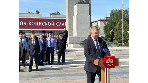 В Брянске прошел торжественный митинг в честь Дня пограничника