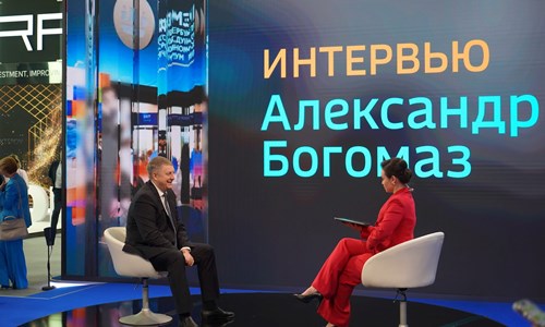 Губернатор Александр Богомаз   участвовал  в ПМЭФ-2025 и  дал интервью федеральным СМИ