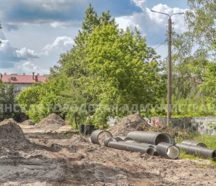 В Брянске продолжается капитальный ремонт улицы Комсомольской