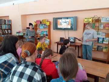 Злынковский  пришкольный лагерь «Ромашка» посетил городскую детскую библиотеку