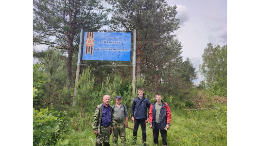 Коллектив Мглинского лесничества благоустраивает памятные места