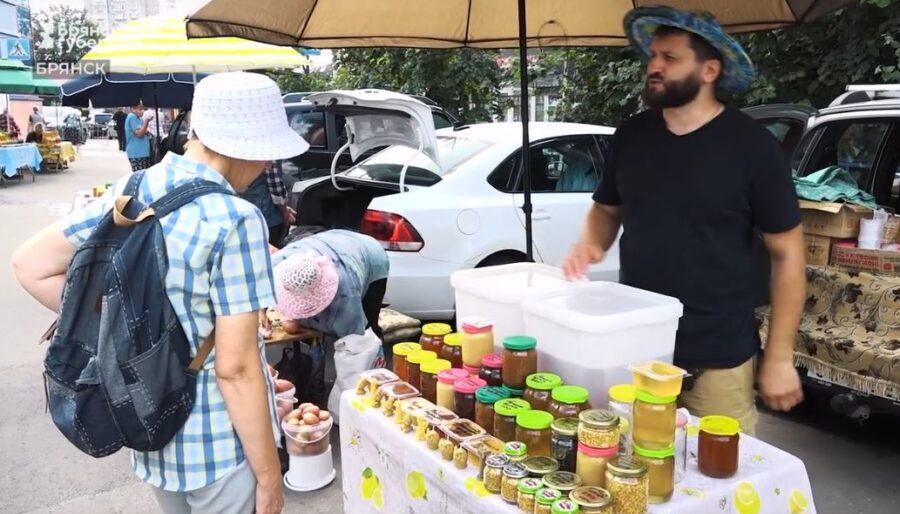 В Брянске проходят ярмарки выходного дня