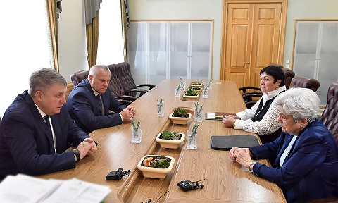 Обсудили перспективы развития агропромышленного комплекса области и сотрудничество с профсоюзными организациями
