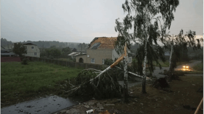 На юго-запад Брянской области обрушился мощный ураган