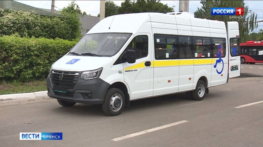 В брянском парке социального такси появился автомобиль повышенной комфортности