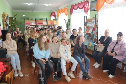 В Злынковской библиотеке прошел историко-патриотический час «Наш легендарный партизанский край»