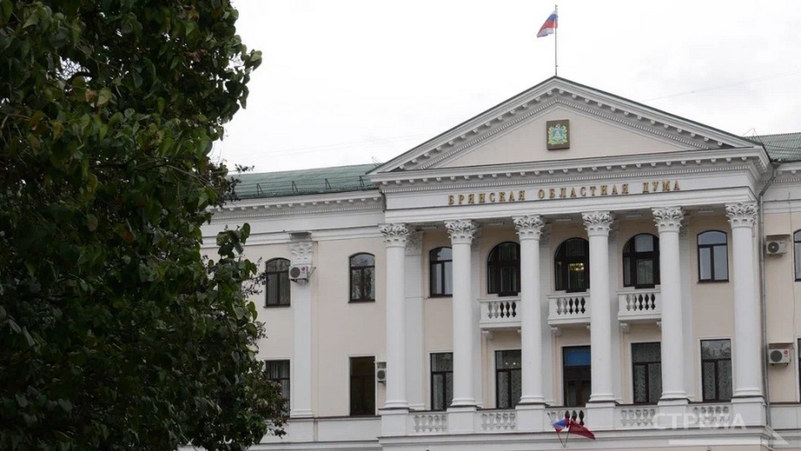 Двое брянцев получили почетное звание за вклад в развитие транспортной отрасли