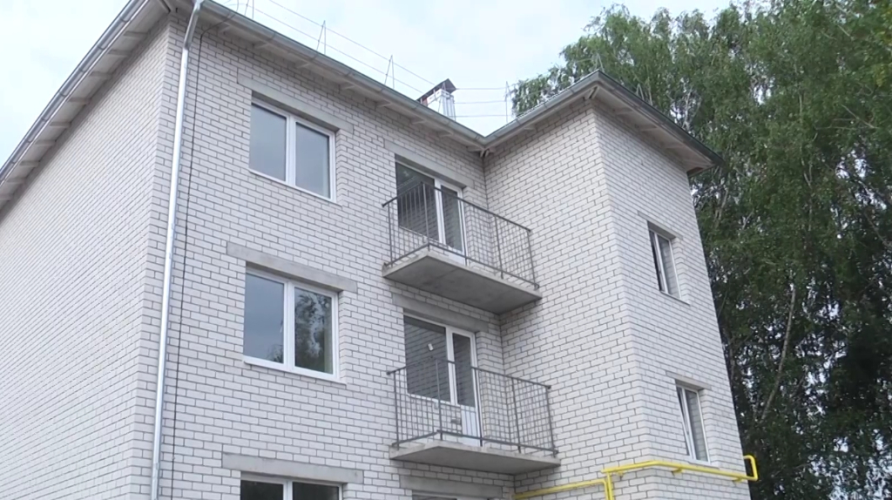 В Стародубе близится к завершению  строительство пяти новых трехэтажных домов для детей-сирот