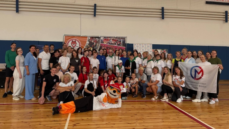 В Брянске накануне  Дня физкультурника прошла массовая зарядка с участием Ларисы Куркиной