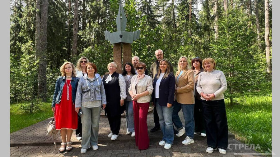 Под Брянском прошла памятная акция у памятника военным журналистам