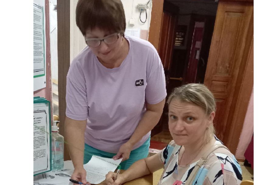 Злынковский отдел социальной защиты работает  с многодетными малообеспеченными семьями