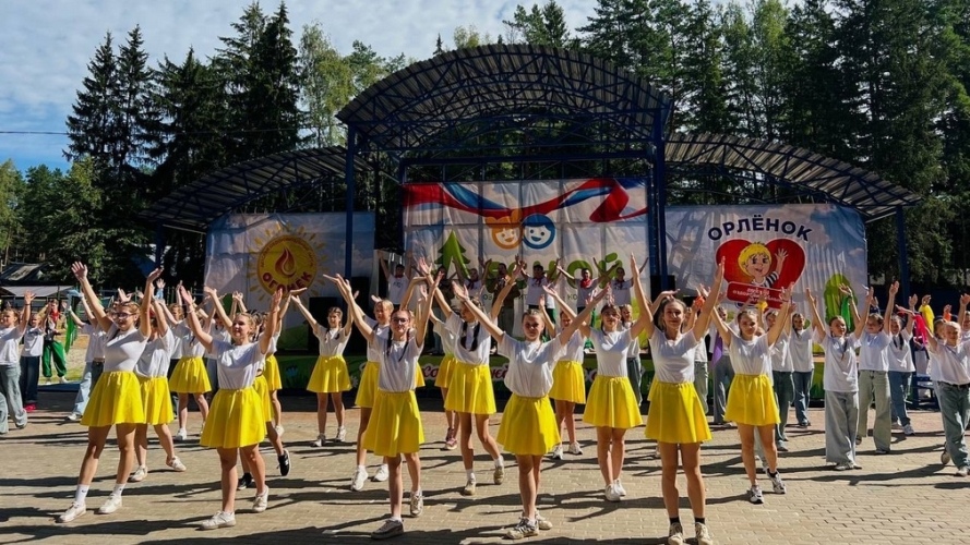 Фестиваль спорта и здорового образа жизни «Спортивная волна» прошёл в брянском лагере «Огонёк»