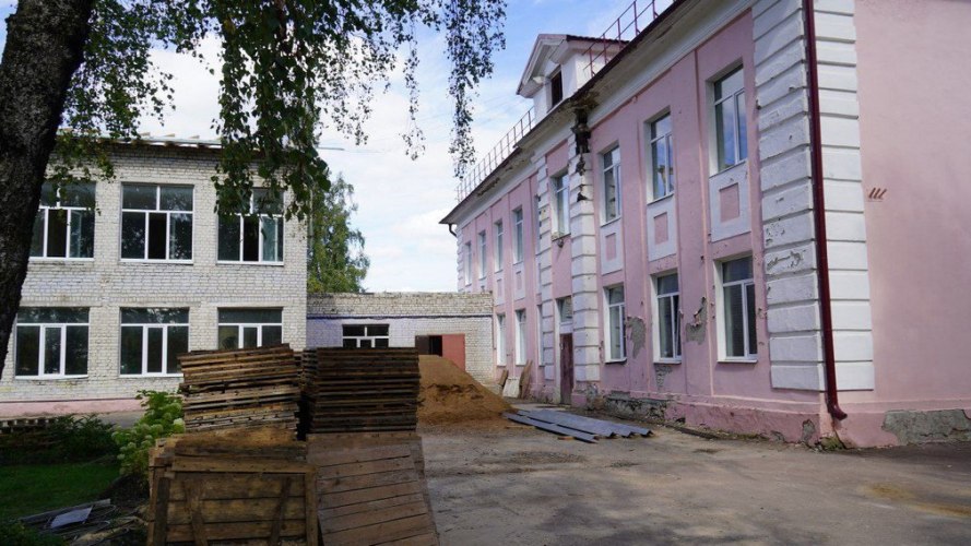 Капитальный ремонт школ в Дятьковском районе