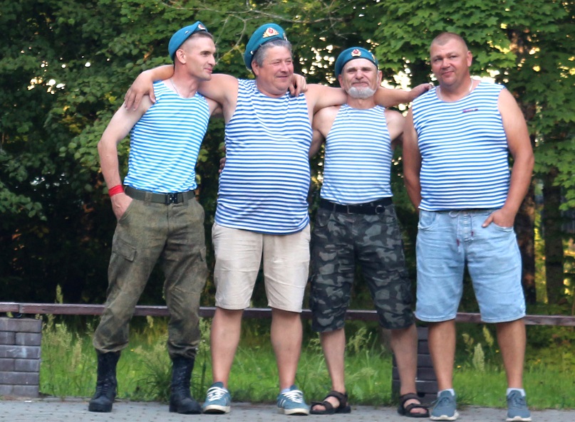 День Воздушно-десантных войск в городском парке Злынки   