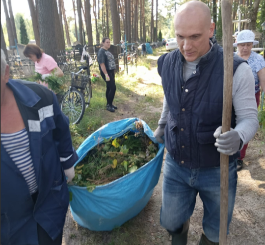 Злынковский филиал аграрного техникума принял участие в субботнике