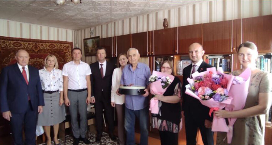 В Брянской области ветерана войны, Почетного гражданина Трубчевска поздравили со 100-летием