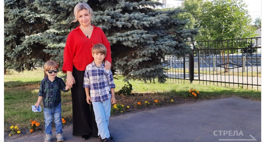 Уполномоченный по правам ребенка в Брянской области Инна Мухина проголосовала на выборах губернатора