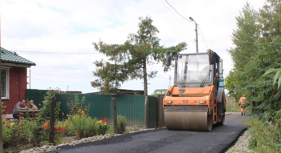 В Комаричском районе Брянской области начали ремонт дороги по улице Колхозной
