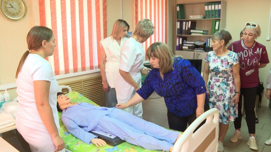 На Брянщине на базе Клинцовского центра социального обслуживания населения создана «Школа ухода»