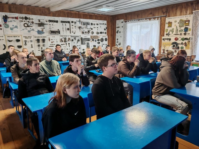 В Злынковском филиале аграрного техникума прошла «Неделя безопасности дорожного движения»