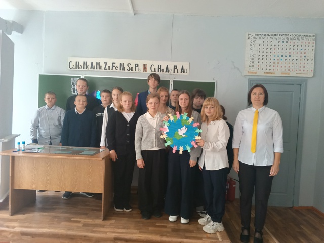 В Роговской школе Злынковского района отметили День мира