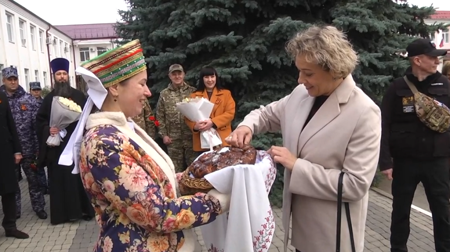 Ольга Зайцева, знаменитая биатлонистка, посетила Стародуб с гуманитарной миссией