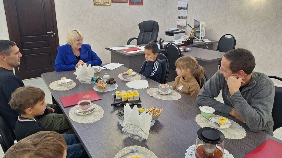 В Бежицком районе Брянска чествовали отцов-одиночек