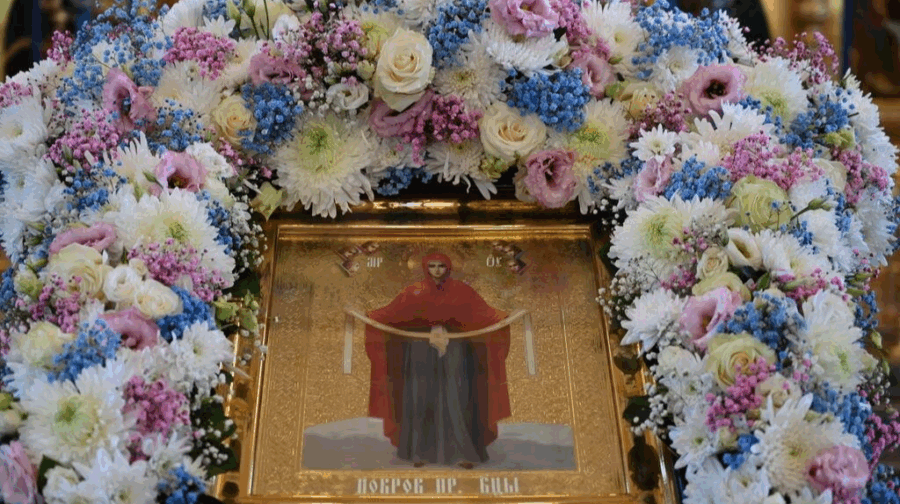 Православные жители Брянщины отмечают Покров Пресвятой Богородицы