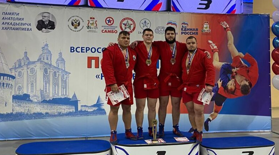 Брянские самбисты показали отличные результаты в Смоленске