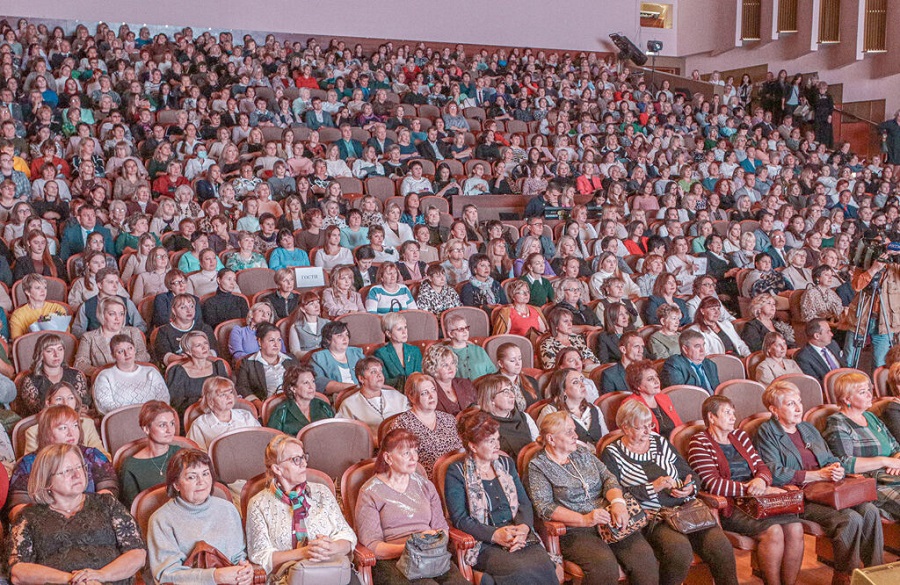 В Брянске прошло торжественное мероприятие в честь Дня учителя