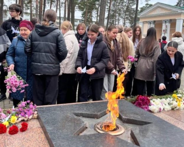 Ко Дню белых журавлей в Сельцо Брянской области прошел час памяти