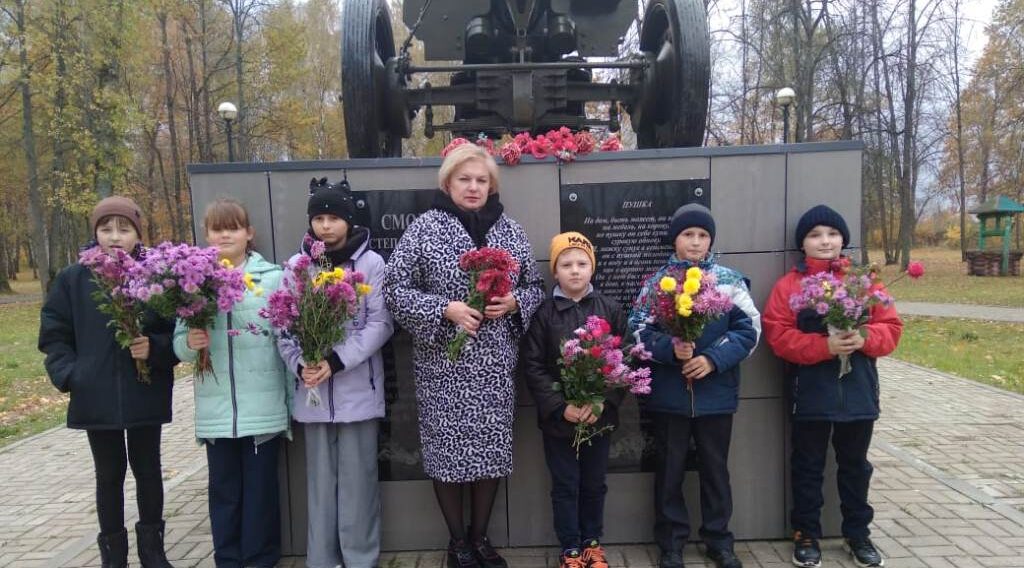 Злынковская детская библиотека для школников  провела час мужества