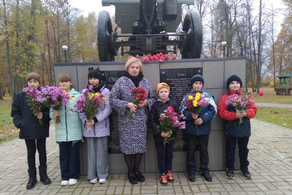 Злынковская детская библиотека для школников  провела час мужества