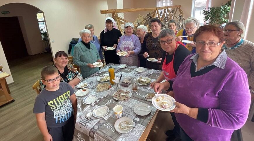 В  Злынковском клубе «Активное долголетие» отметили День варенико