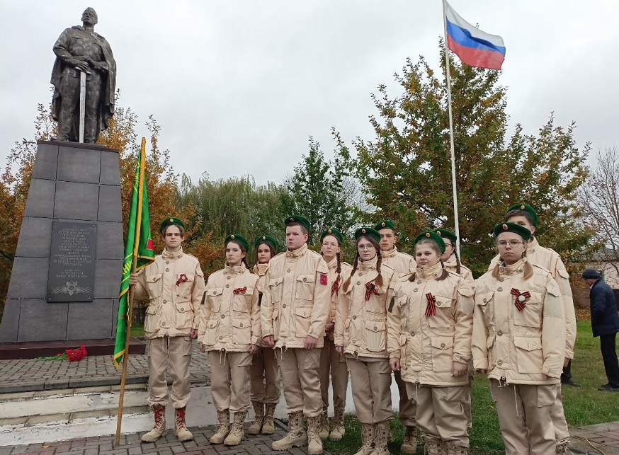 Вышковские школьники участвовали   в митинге памяти  Н. Т. Сушанова