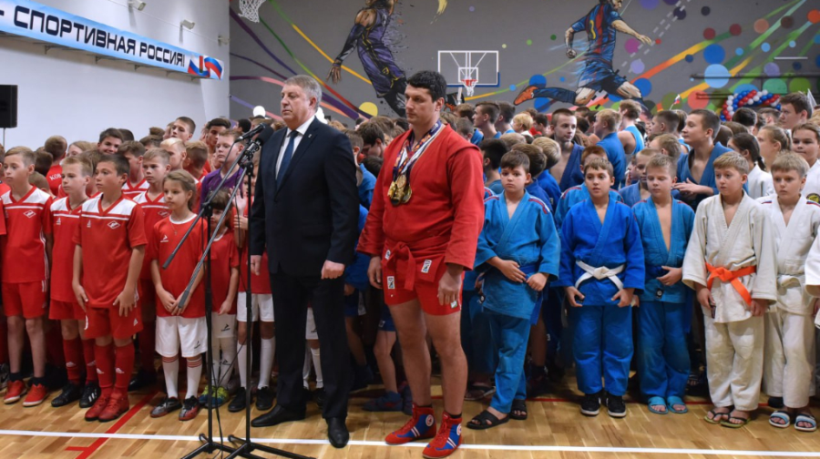 Губернатор Брянщины  поздравил спортсменов  и тренеров с Днём самбо