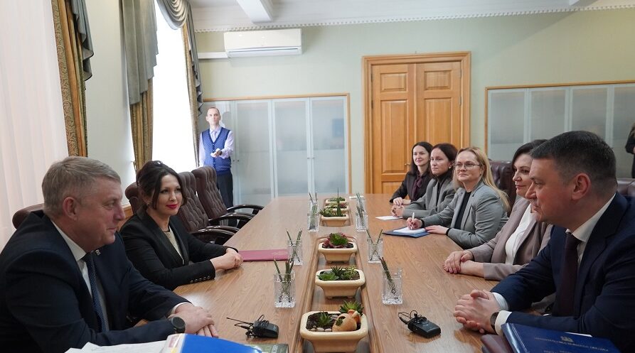 Обсудили реализацию социальных мер поддержки в Брянской области