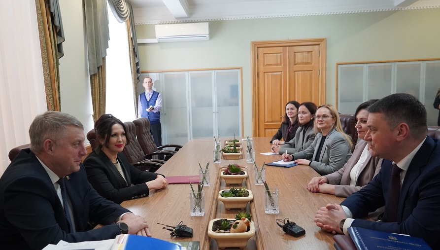 Обсудили реализацию социальных мер поддержки в Брянской области