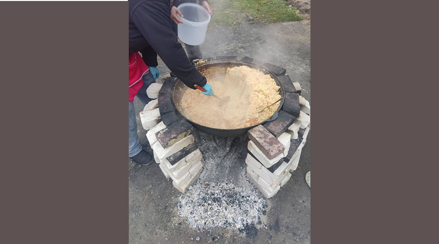 В Климовском районе Брянской области бойцов угощают домашним пловом