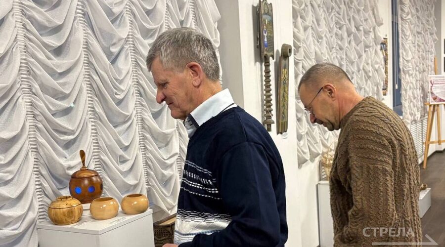 В Брянске открылась выставка  народных мастеров «Традиции храним и умножаем»