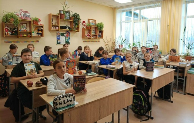 В  Злынковской библиотеке отметили День словарей и энциклопедий