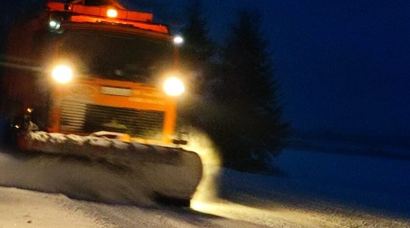 На Брянщине  ведется круглосуточная очистка и обработка дорог