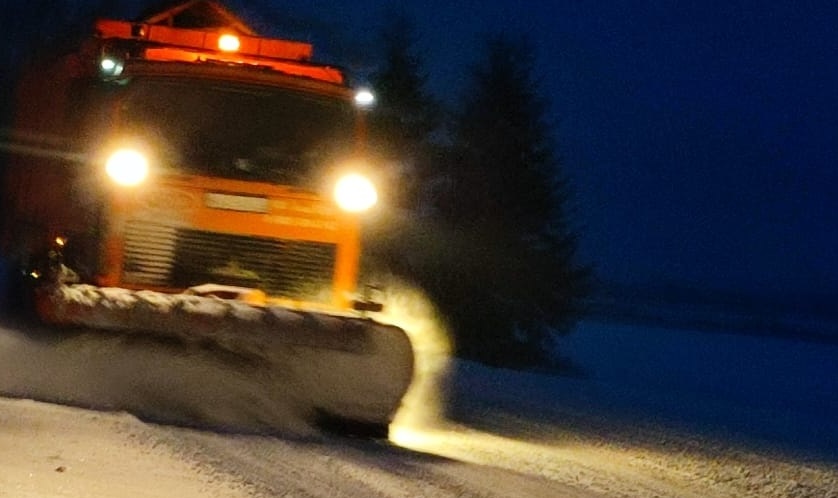 На Брянщине  ведется круглосуточная очистка и обработка дорог