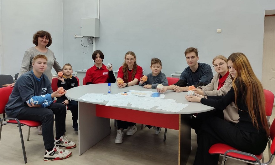 В Злынковской СОШ продолжает работу научный Клуб Первых «Эврика!»